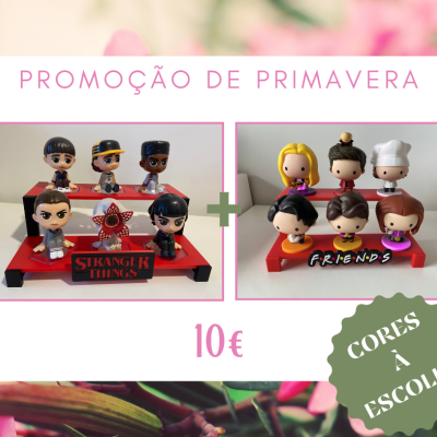 Figuras colecionáveis de Stranger Things e Friends em suportes vermelhos com texto promocional em fundo floral.