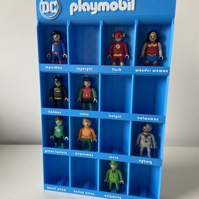 Organizador azul Playmobil DC para mini figuras de super-heróis e vilões de plástico.