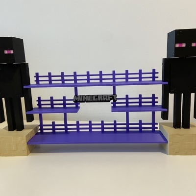 Estante roxa com figuras Minecraft negras com olhos rosa