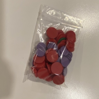 Pacote com fichas redondas coloridas