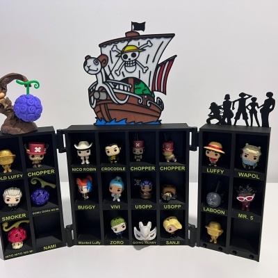 Display de figuras Funko Pop com personagens de anime One Piece e decoração de barco pirata e figura de Luffy