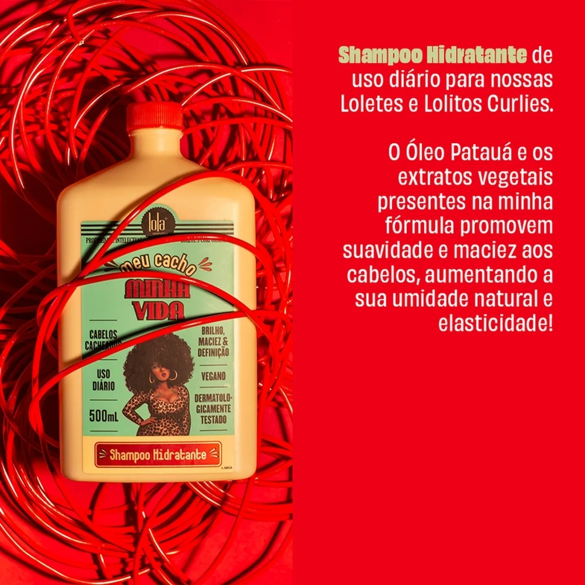 Frasco de shampoo hidratante 'Meu Cacho Minha Vida' para cabelos cacheados em fundo vermelho