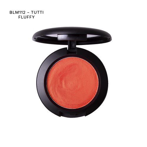 Blush laranja em caixa preta redonda com tampa aberta e texto 'BLM112 - TUTTI FLUFFY'