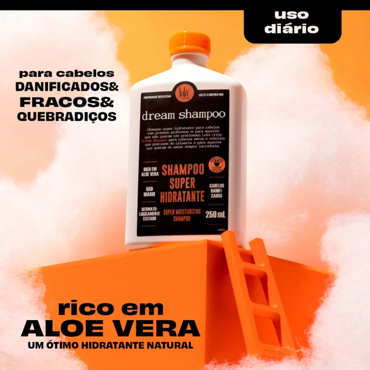 Embalagem de shampoo super hidratante para cabelos danificados em fundo laranja