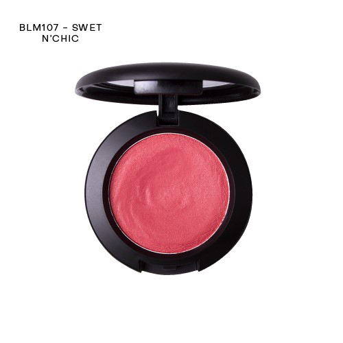 Blush compacto cor-de-rosa em embalagem preta redonda aberta