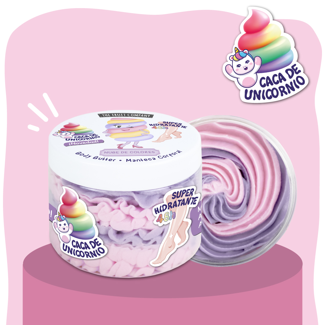 Creme hidratante colorido em embalagem redonda com rótulo de unicórnio e texto em português