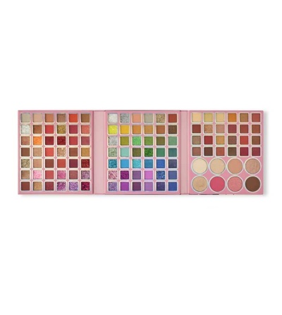 Paleta de maquilhagem triplamente articulada com várias cores de sombras, blushes e iluminadores