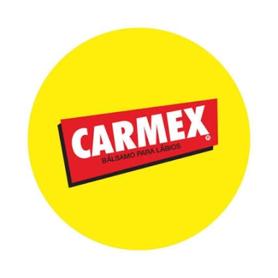 Logótipo Carmex para bálsamo labial com fundo amarelo