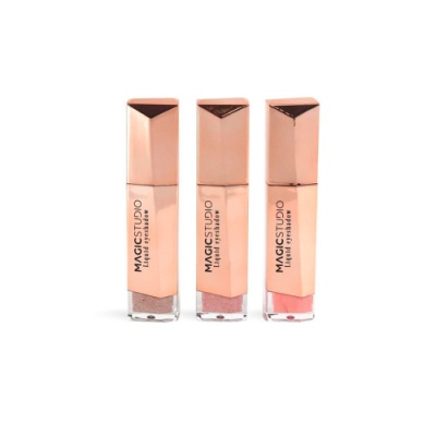 Três tubos de gloss labial Magic Studio em tons nude e rosa com tampas douradas