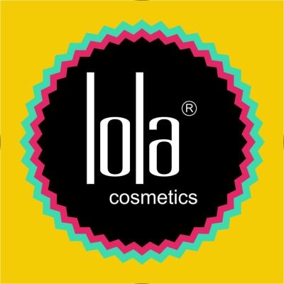 Logótipo lola cosmetics com cores amarelo, preto, turquesa e rosa