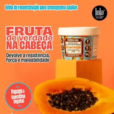 Pote de creme para cabelo e metade de uma papaia fresca com sementes, fundo laranja com texto