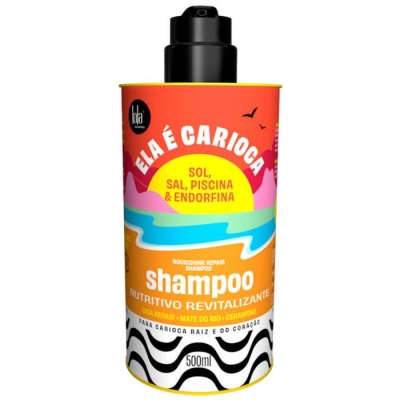 Frasco colorido de shampoo Ela é Carioca com tampa preta e design vibrante