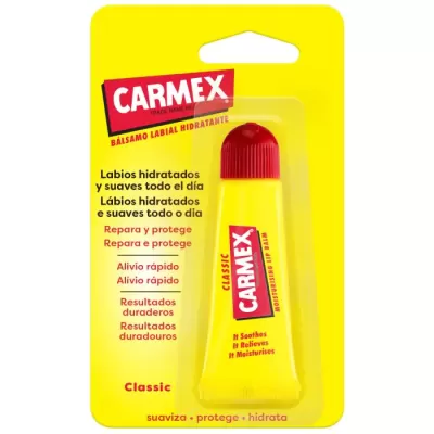 Bálsamo labial Carmex clássico embalado em fundo amarelo com texto em espanhol e português