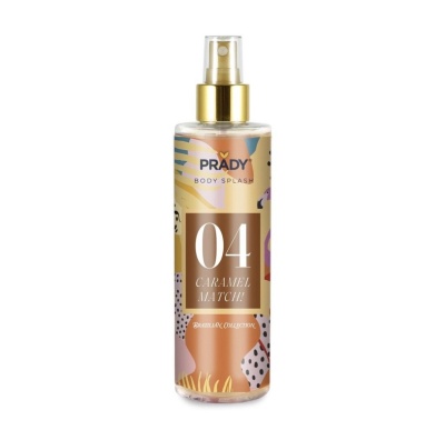 Frasco plástico com spray dourado e rótulo colorido com texto PRADY Body Splash 04 Caramel Match