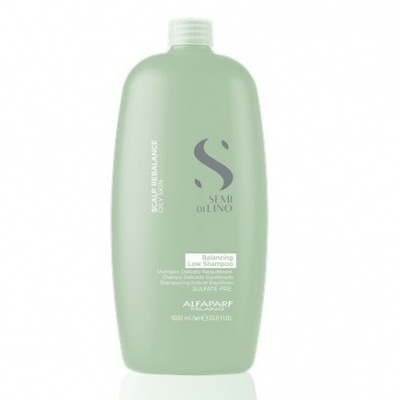 Frasco de shampoo Semi di Lino Balanced Scalp verde claro