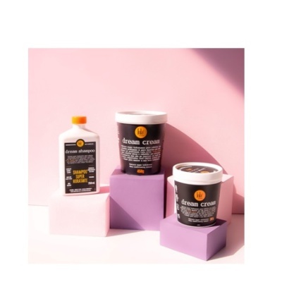 Produtos de cuidados capilares If com shampoo e cremes em cenário rosa e lilás