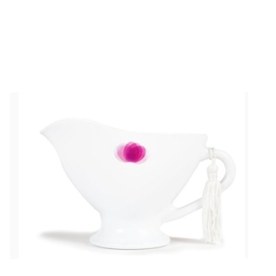 Bule branco cerâmico com mancha rosa e tassel branco na alça