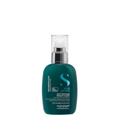 Frasco verde de creme protetor com tampa transparente e texto em inglês e português