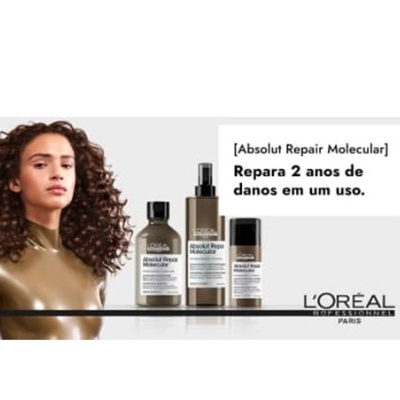 Produtos capilares Absolut Repair Molecular da L'Oréal com modelo de cabelo cacheado