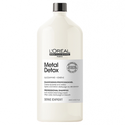 Frasco de champô L'Oréal Metal Detox branco com tampa preta