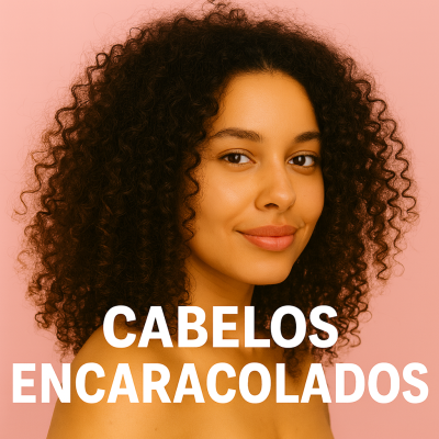 Mulher com cabelo encaracolado castanho escuro e texto 