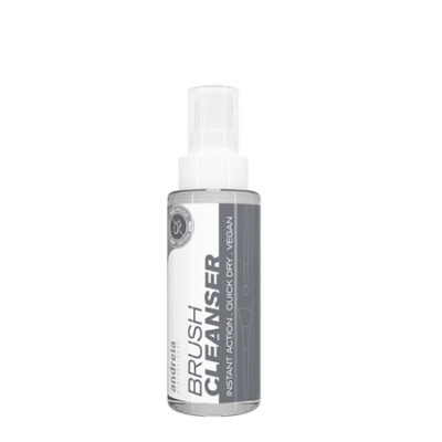 Frasco spray branco e cinzento Brush Cleanser com texto 'INSTANT ACTION - QUICK DRY - VEGAN'
