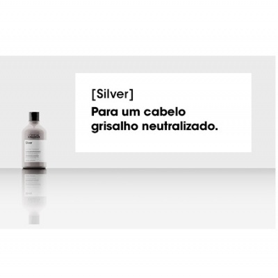 Frasco de produto para cabelo Silver com texto sobre neutralizar cabelo grisalho