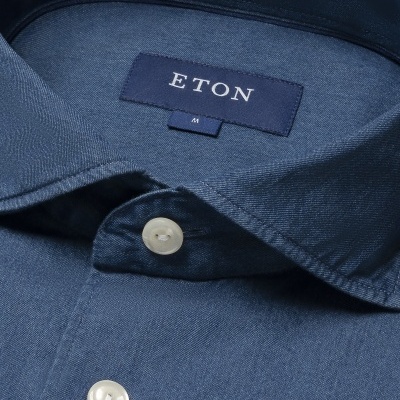 Camisa azul com colarinho e botões, etiqueta ETON tamanho M