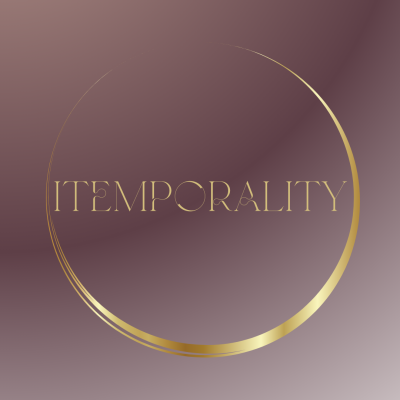 Logotipo dourado ITEMPORALITY em círculo dourado sobre fundo roxo e cinza