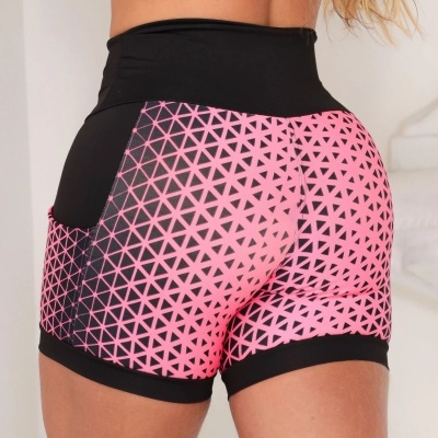 Calções desportivos femininos rosa e preto com padrão geométrico e bolso lateral