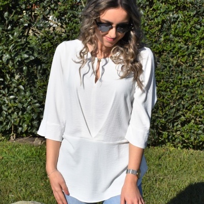 https://www.amelymoda.com/product/blusa-lisa-c-pregas