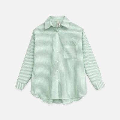 Camisa verde menta às riscas verticais com bolso e botões brancos
