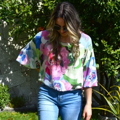 https://www.amelymoda.com/product/blusa-floral