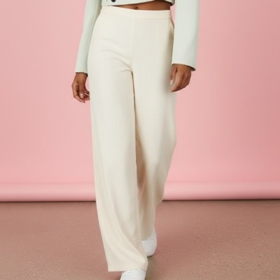 Calças largas creme de cintura alta femininas