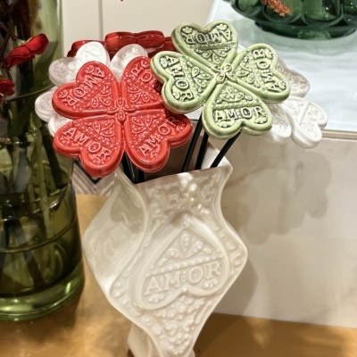 Flor cerâmica, trevo da sorte