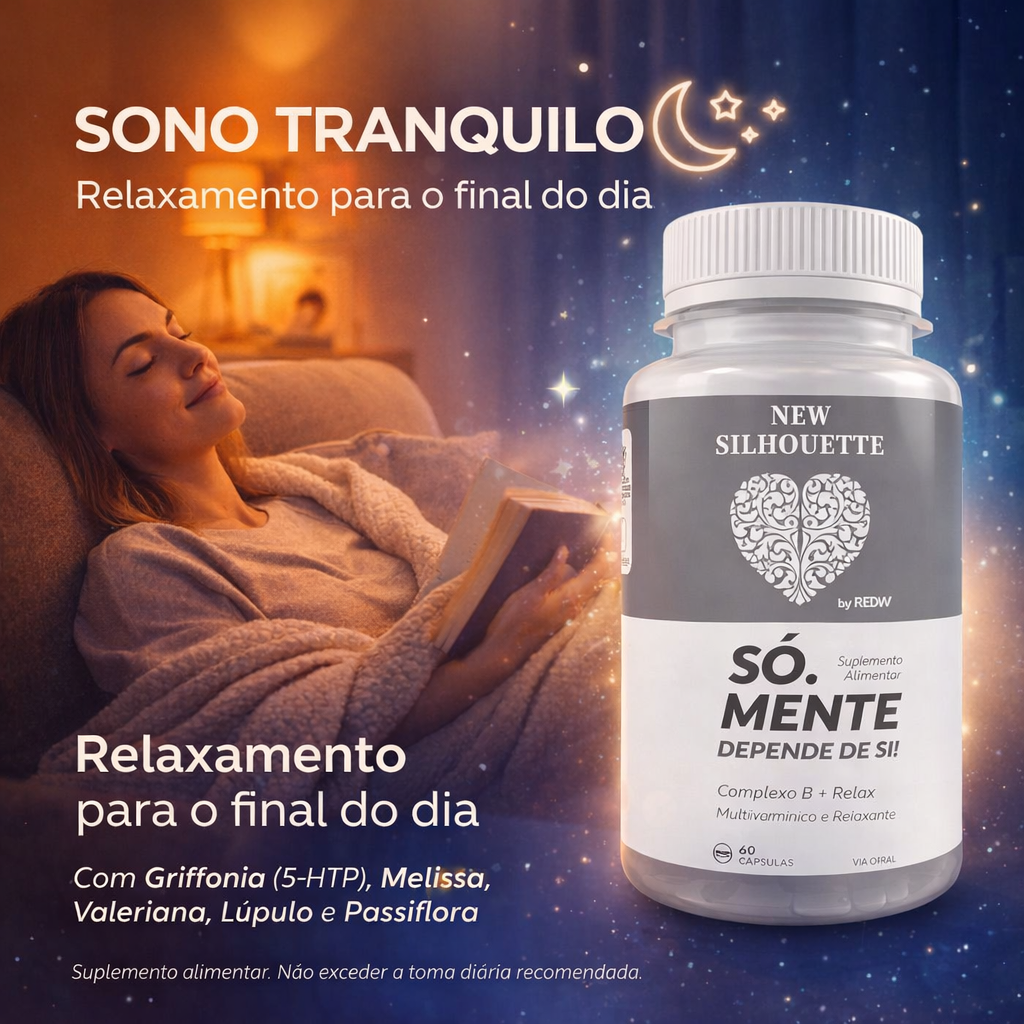 SÓ.MENTE Frasco de suplemento alimentar branco com rótulo cinza e branco ao lado de mulher relaxando sentada no sofá com manta bege.