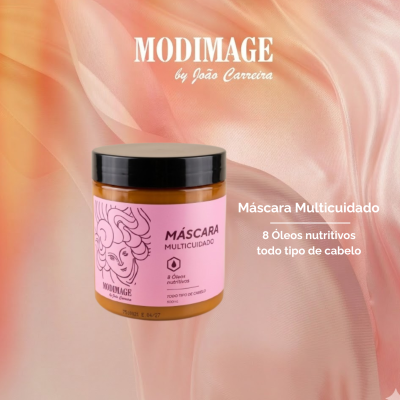 Frasco de máscara capilar multicuidados com rótulo rosa e tampa preta sobre fundo rosa