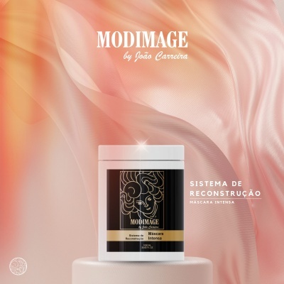 Frasco branco de MÁSCARA INTENSA MODIMAGE com fundo rosa e laranja