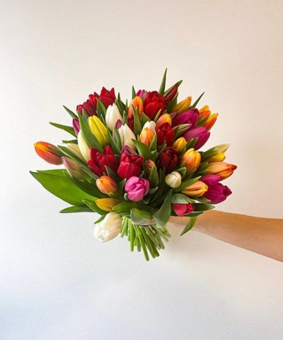 Buquê colorido de tulipas variadas