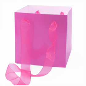 Saco de presente quadrado rosa com alças de fita
