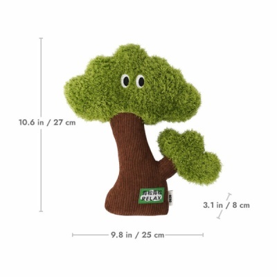 Peluche em forma de árvore castanho com copa verde felpuda e olhos, etiqueta RELAX, fundo branco.