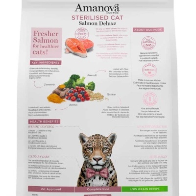 Embalagem de ração Amanova Sterilised Cat Salmon Deluxe com tigre e texto explicativo