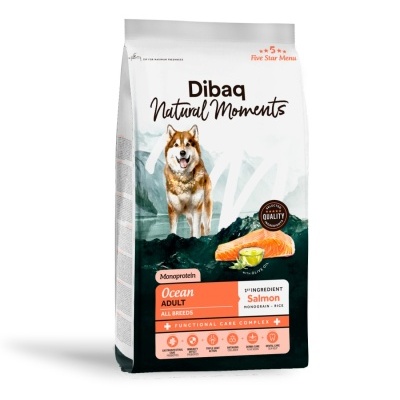 Embalagem de ração para cães Dibaq Natural Moments Ocean Adult com ilustração de cão e salmão