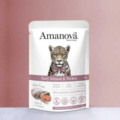 Embalagem de alimento húmido para gatos Amanova com imagem de leopardo e texto relevante