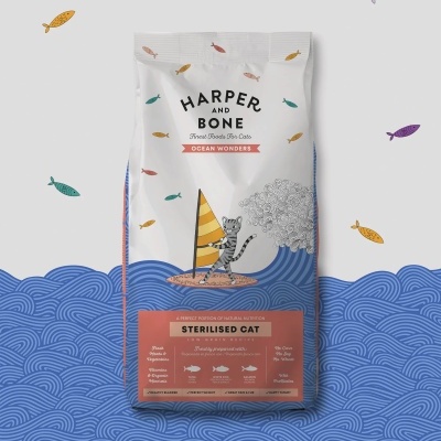 Saco de ração Harper and Bone Ocean Wonders para gatos esterilizados com ilustração oceânica
