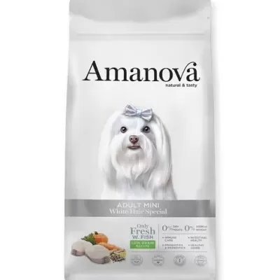 Embalagem de ração Amanovâ para cães adultos mini com imagem de cão branco