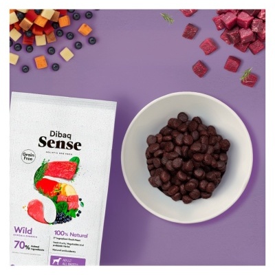 Pacote ração para cães Dibaq Sense Wild com taça de croquetes castanhos