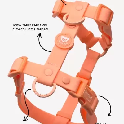 Peitoral cor de pêssego para cães com fechos e ajuste, anel metálico colorido.