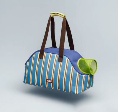 Bolsa de transporte riscada azul com alças castanhas e rede verde