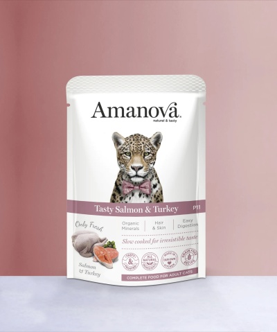 Embalagem de alimento húmido para gatos Amanova com imagem de leopardo e texto relevante